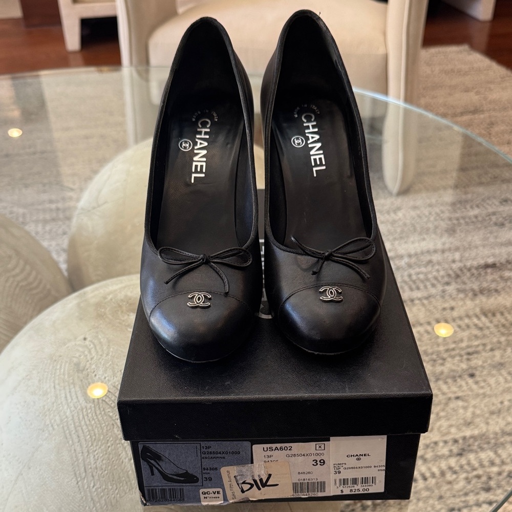 CHANEL Black Heels with Bow Detail